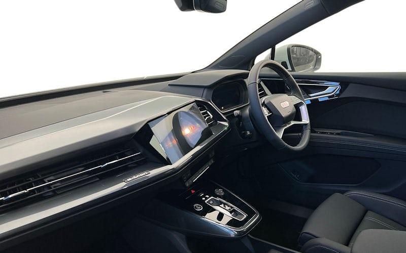 New Audi Q4 e-tron S-Line 150 kW (204 HP) 2026 SUV