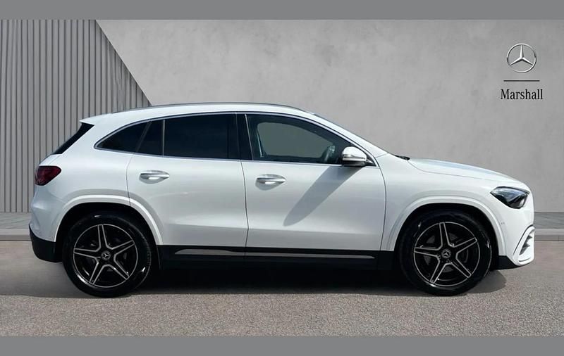 Usado Mercedes GLA200 Executive 161 HP (118 kW) 2025 Branco SUV