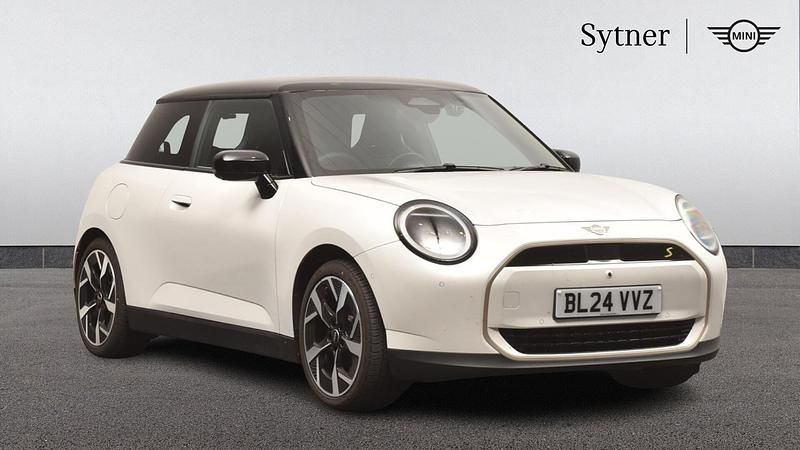 White Used 2024 Mini Cooper SE Hatch Hatchback | £28,000 - Image 1/4