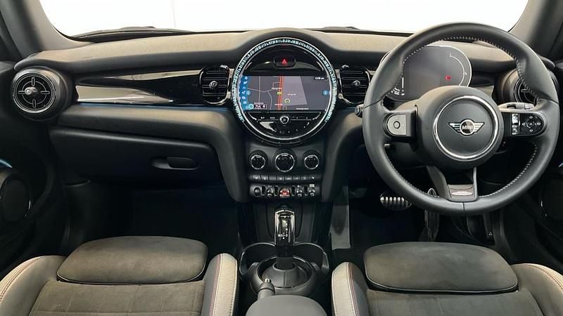 Used Mini Cooper Hatch 134 HP (98 kW) 2021 Silver Hatchback