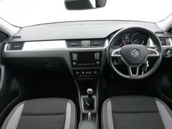 Used Skoda Rapid SE 90 HP (66 kW) 2016 White Hatchback
