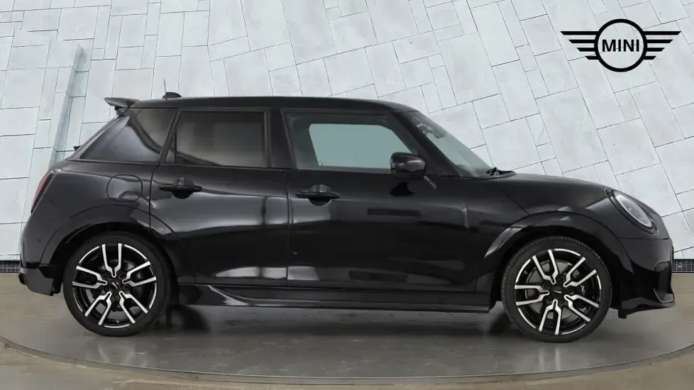 Used Mini Cooper S Hatch 201 HP (147 kW) 2024 Black Hatchback