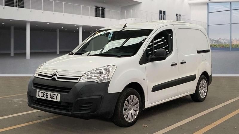 Used Citroën Berlingo 75 HP (55 kW) 2016 White MPV