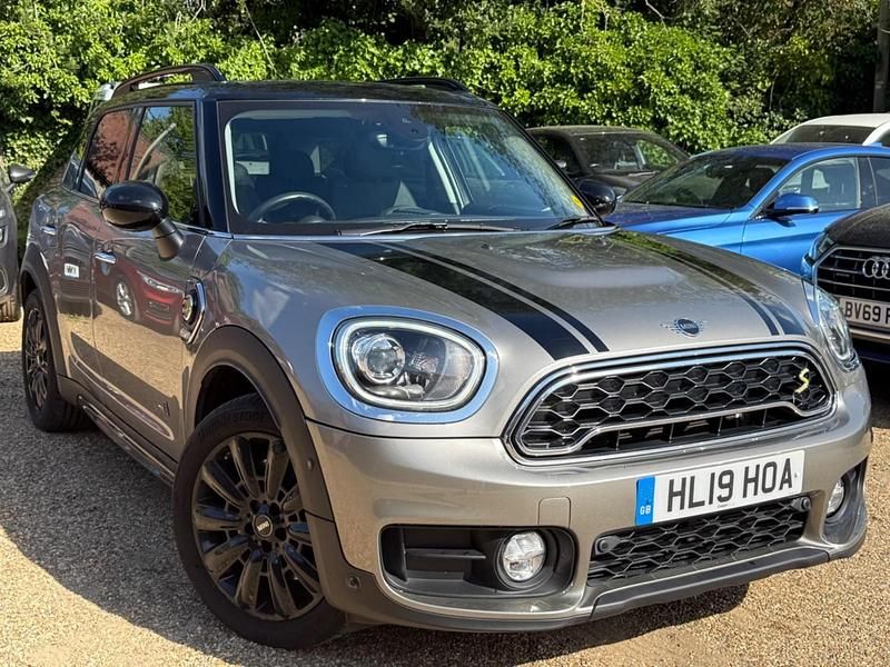 Silver Used 2019 Mini Cooper Countryman Classic SUV | £16,990 (Fair price) - Image 1/4