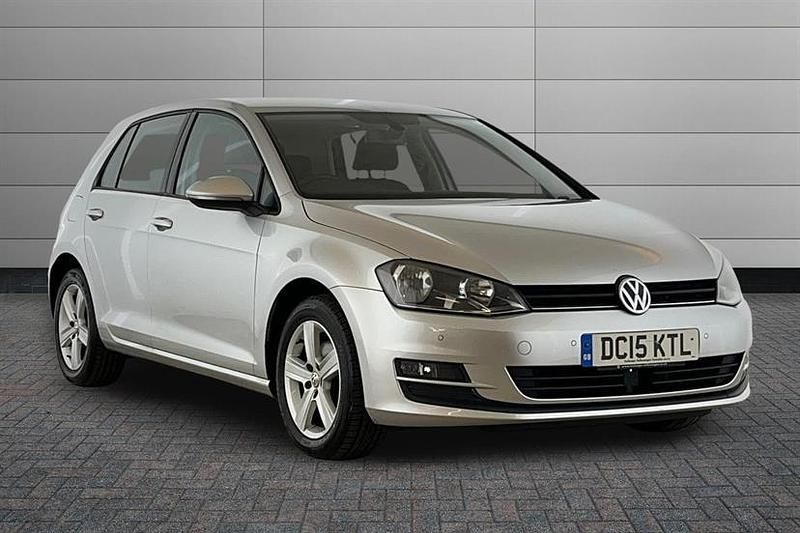 Used VW Golf VII Match 122 HP (89 kW) 2015 Reflex silver Hatchback