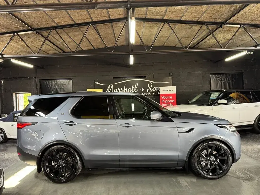 Used Land Rover Discovery 5 HSE 300 HP (220 kW) 2021 Blue SUV