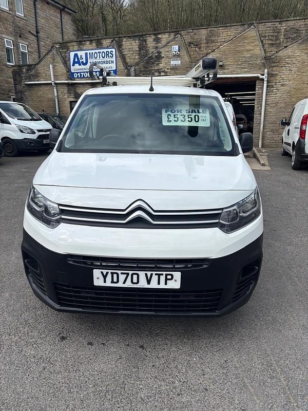 Usado Citroën Berlingo 75 HP (55 kW) 2020 Branco Monovolume