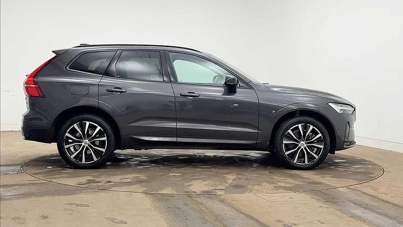 Used Volvo XC60 Ultimate 250 HP (183 kW) 2023 Platinum grey SUV