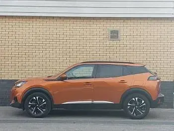Used Peugeot e-2008 Allure Premium 100 kW (136 HP) 2021 Orange SUV