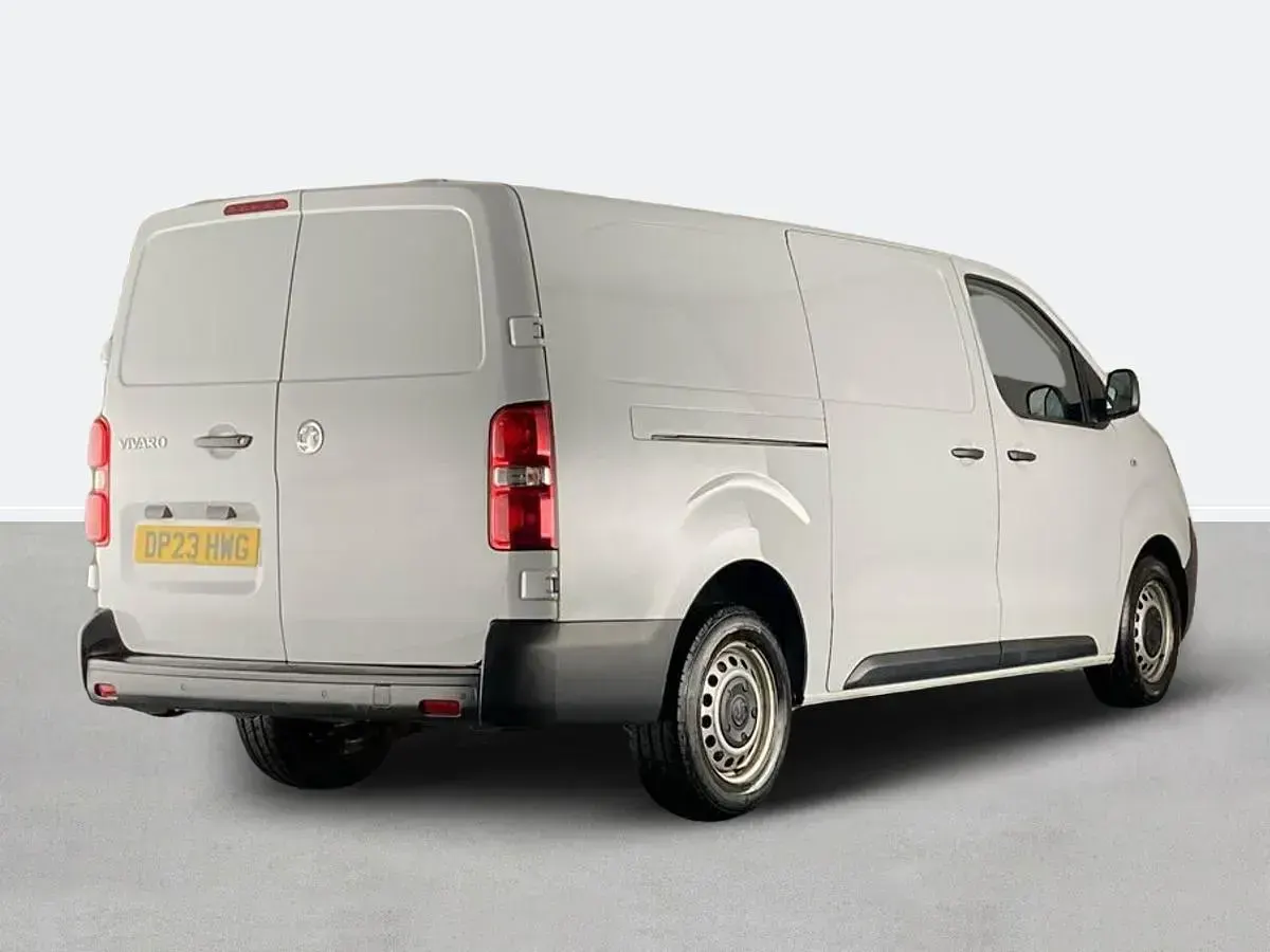 Used Vauxhall Vivaro 100 HP (73 kW) 2023 White MPV