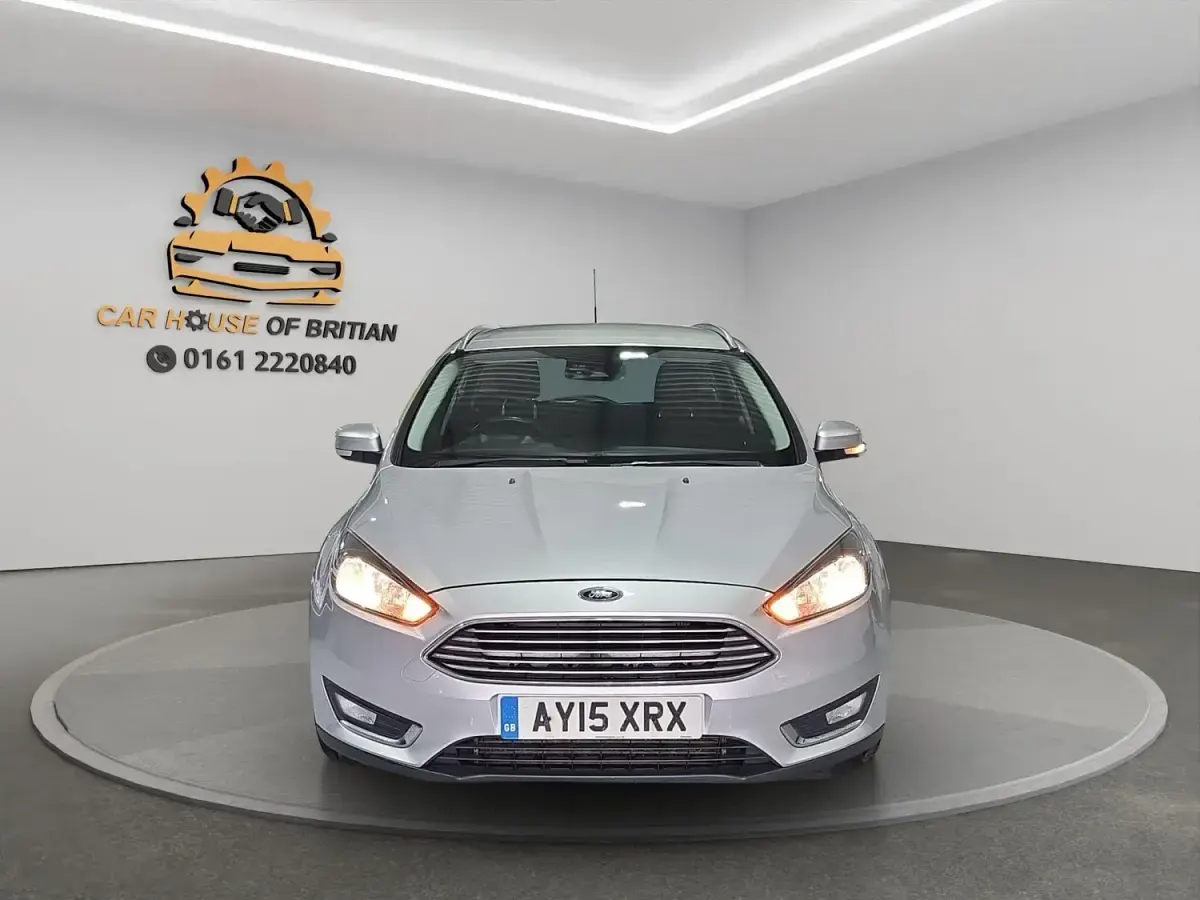 Usado Ford Focus Titanium 150 HP (110 kW) 2015 Prateado Carrinha