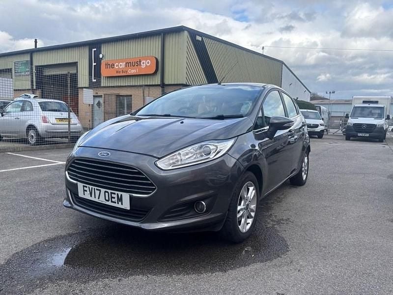 Used Ford Fiesta Zetec 82 HP (60 kW) 2017 Grey Hatchback