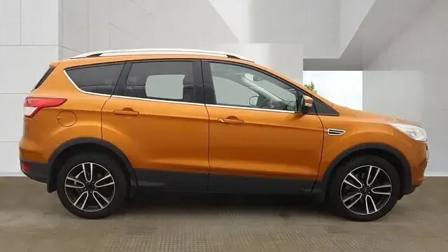 Usado Ford Kuga Titanium X 180 CV (132 kW) 2016 Naranja SUV