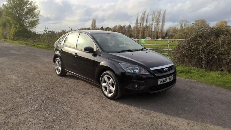 Used Ford Focus Zetec 110 HP (80 kW) 2010 Black Hatchback