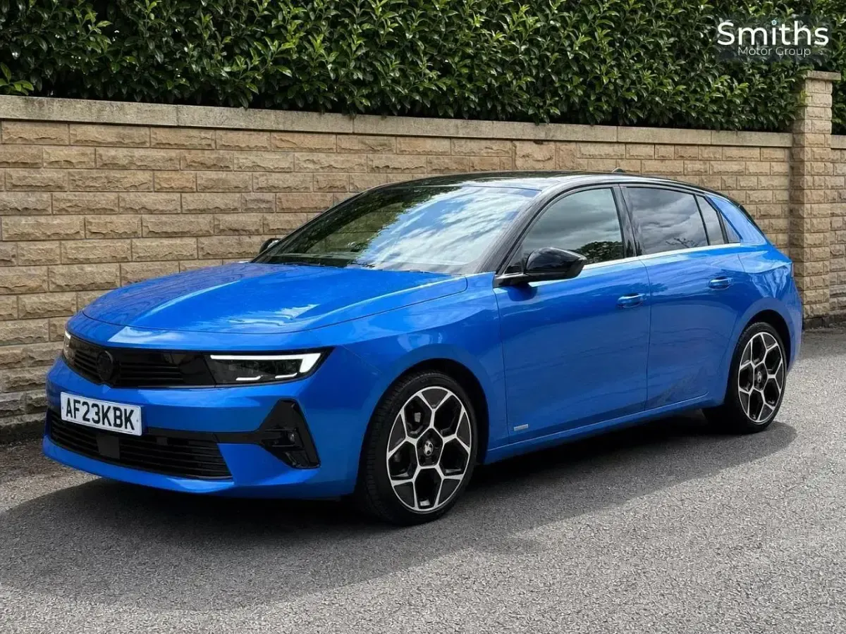 Used Vauxhall Astra Ultimate 128 HP (94 kW) 2023 Blue Hatchback