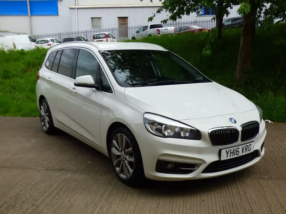 Used BMW 218 Luxury Line 150 HP (110 kW) 2016 White Estate