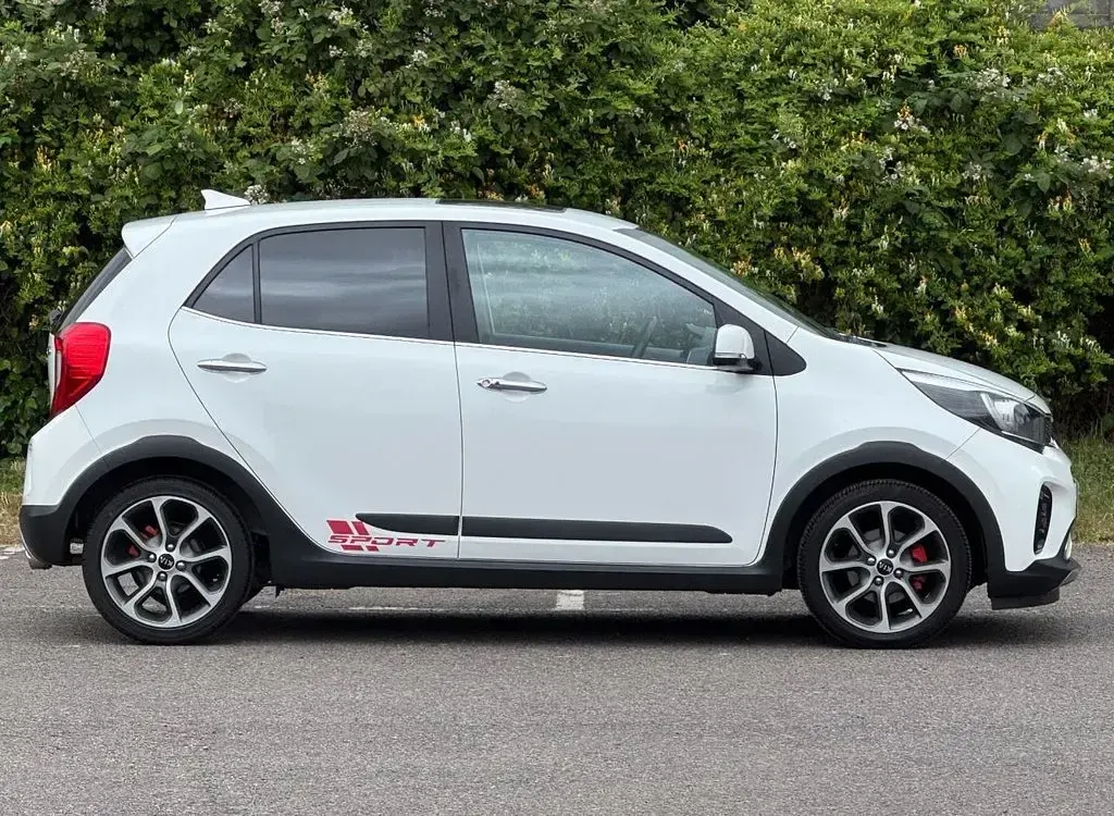 Used Kia Picanto X-Line 83 HP (61 kW) 2018 White Hatchback