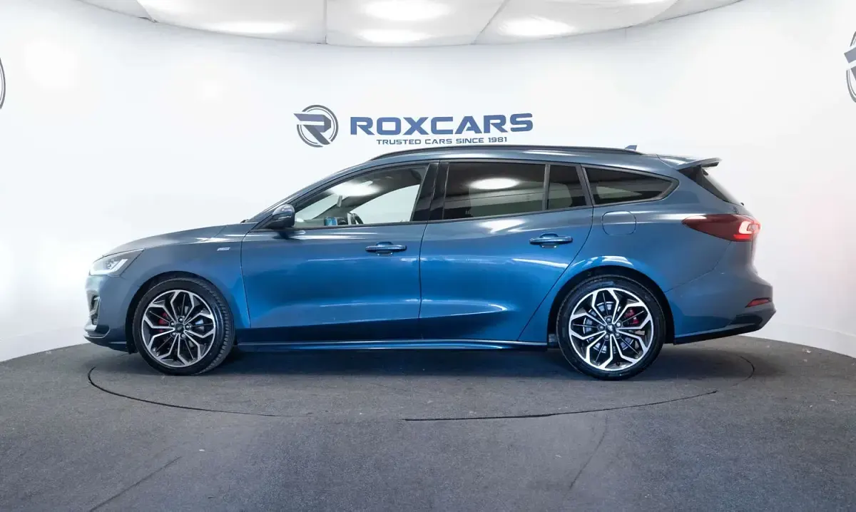 Used Ford Focus ST-Line X 152 HP (111 kW) 2023 Blue Estate