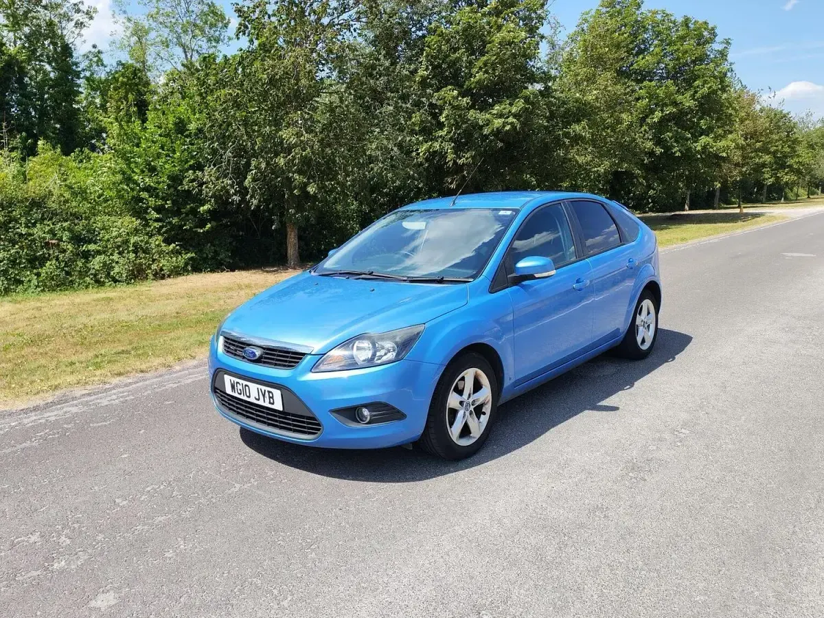 Used Ford Focus Zetec 2010 Blue Hatchback