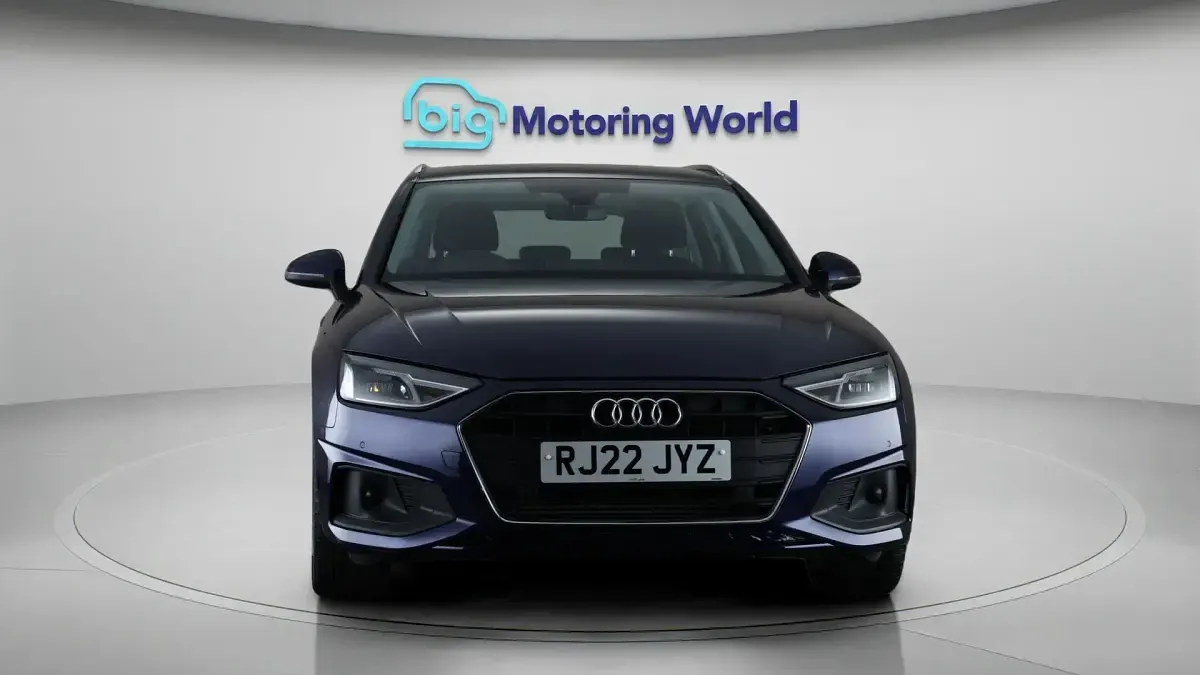 Used Audi A4 150 HP (110 kW) 2022 Blue Estate