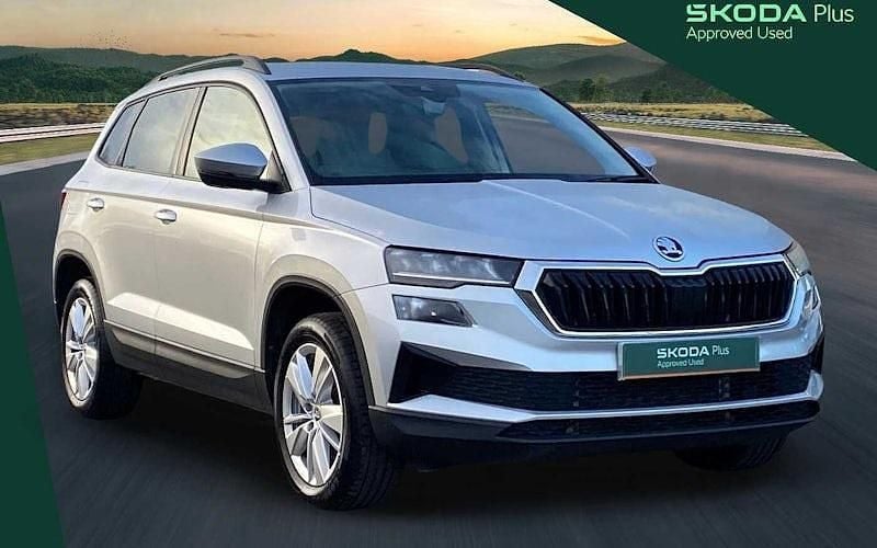 Brilliant silver metallic Used 2024 Skoda Karoq SE Drive SUV | £21,478 (Super price) - Image 1/4