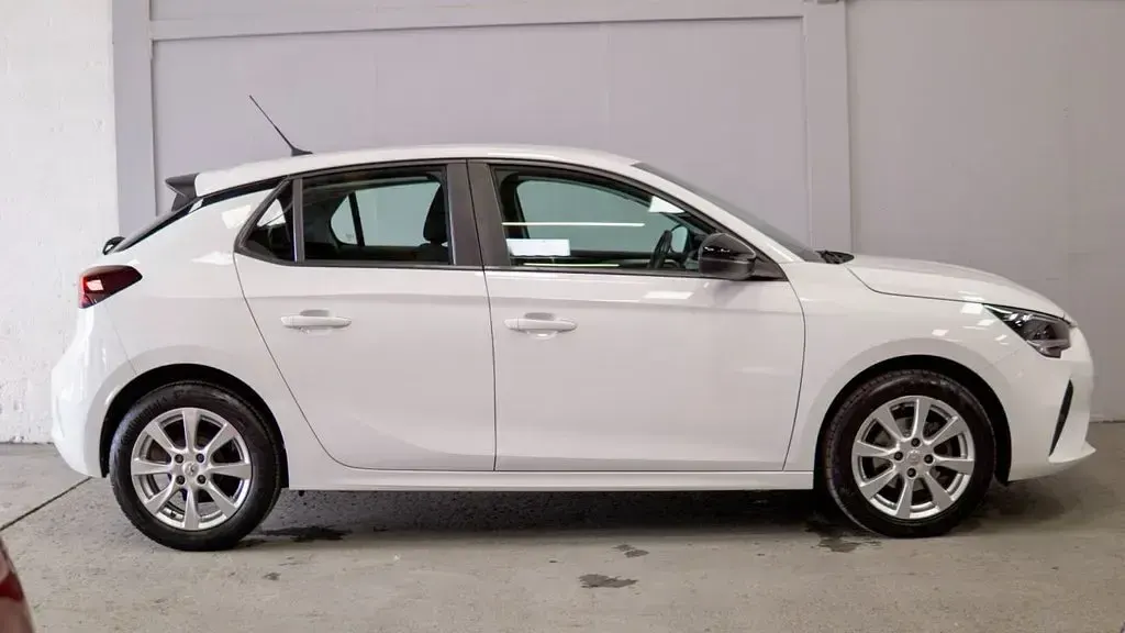 Używany Vauxhall Corsa Edition 75 KM (55 kW) 2022 Biały Hatchback