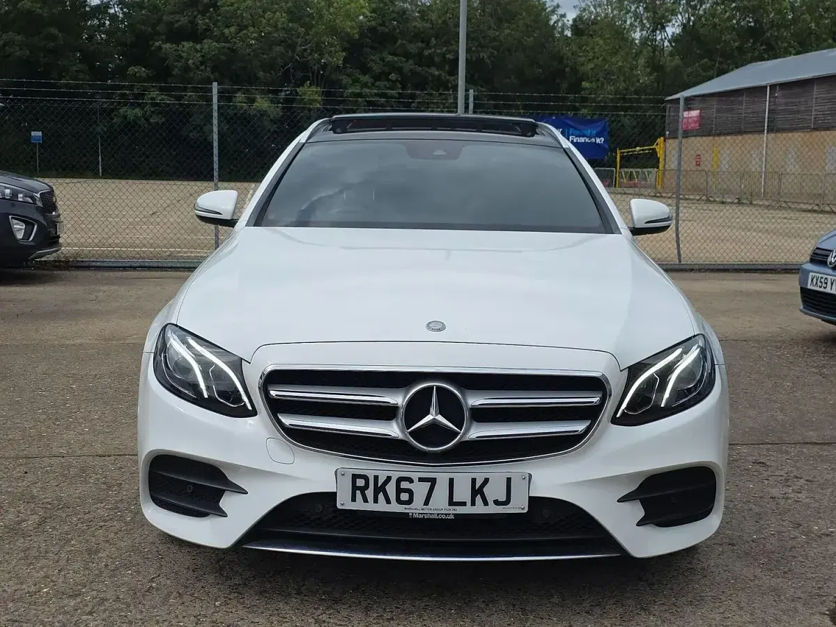 Used Mercedes E220 AMG line 2017 White Estate