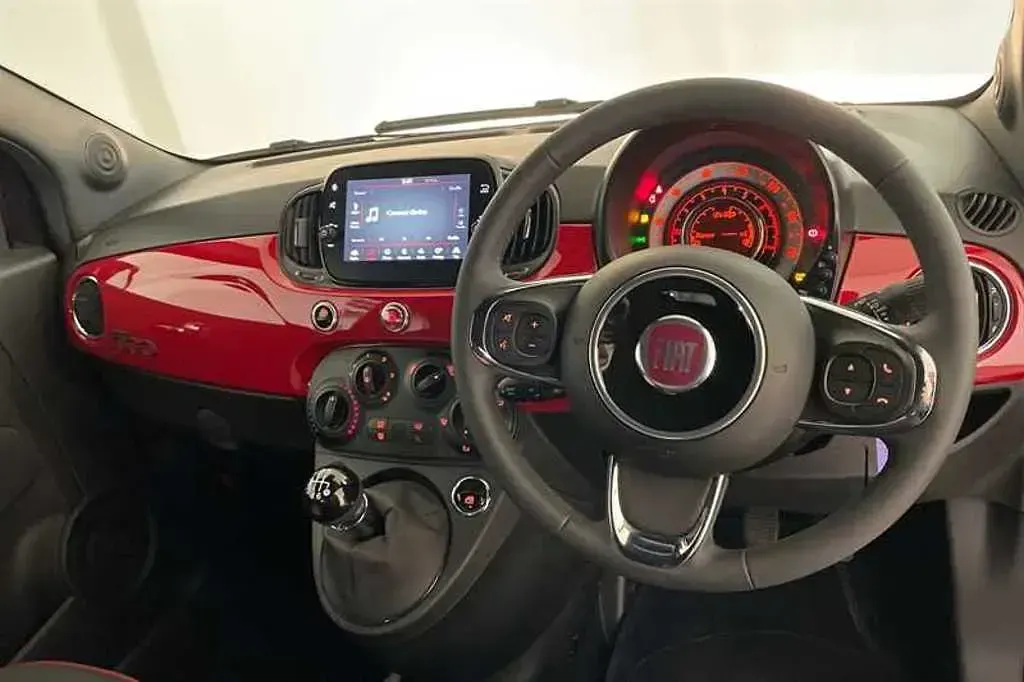 Używany Fiat 500C Red 70 KM (51 kW) 2023 Czarny Kabriolet