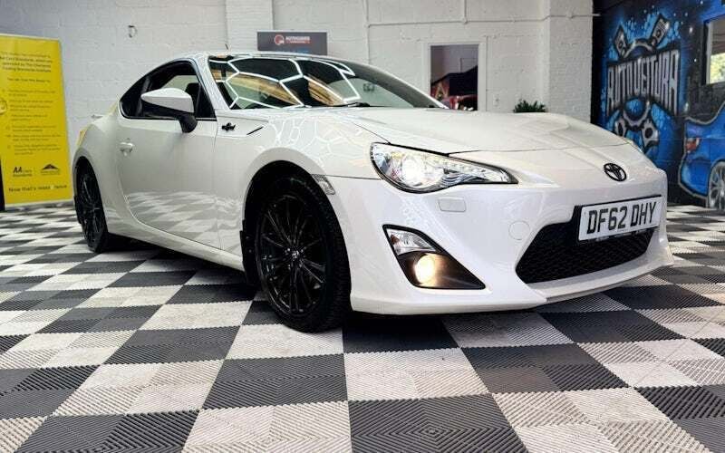 Used 2016 Toyota GT86 GT Coupe | £11,700 (Good price) - Image 1/4