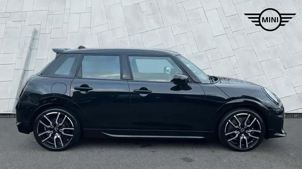 Used Mini Cooper S Hatch 201 HP (147 kW) 2024 Black Hatchback
