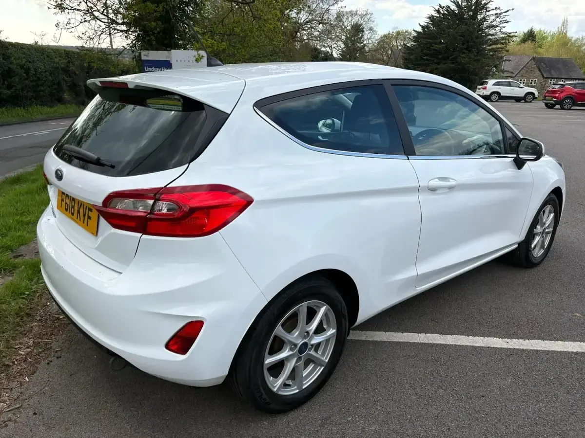 Used Ford Fiesta Zetec 2018 White Hatchback