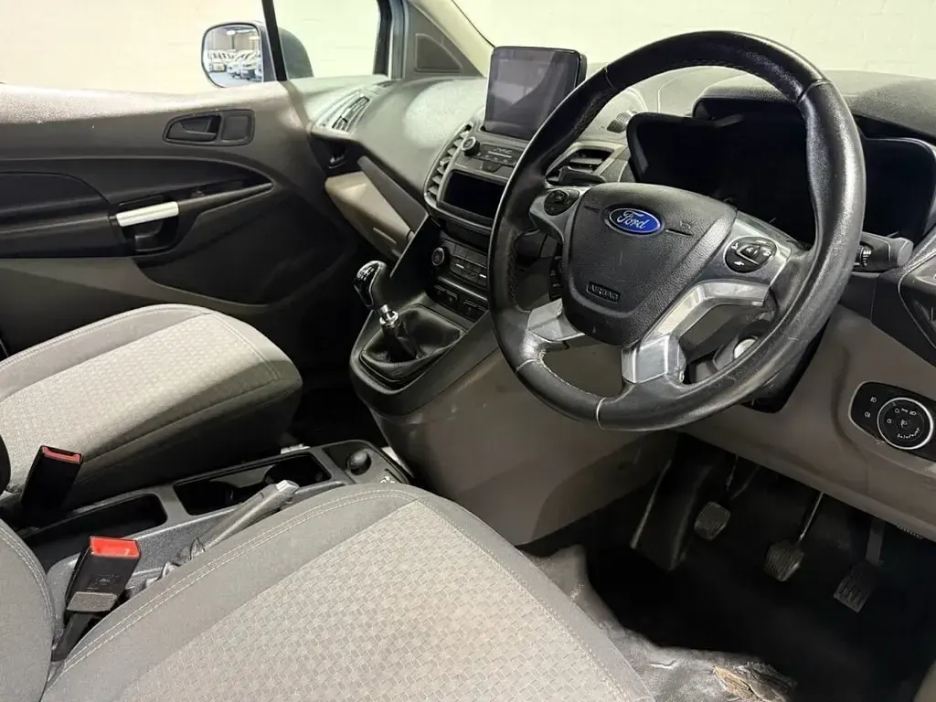 Begagnad Ford Transit Connect Trend 100 HK (73 kW) 2021 Vit Minibuss