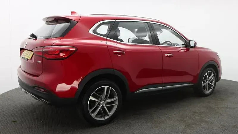 Used MG HS Excite 162 HP (119 kW) 2023 Red SUV