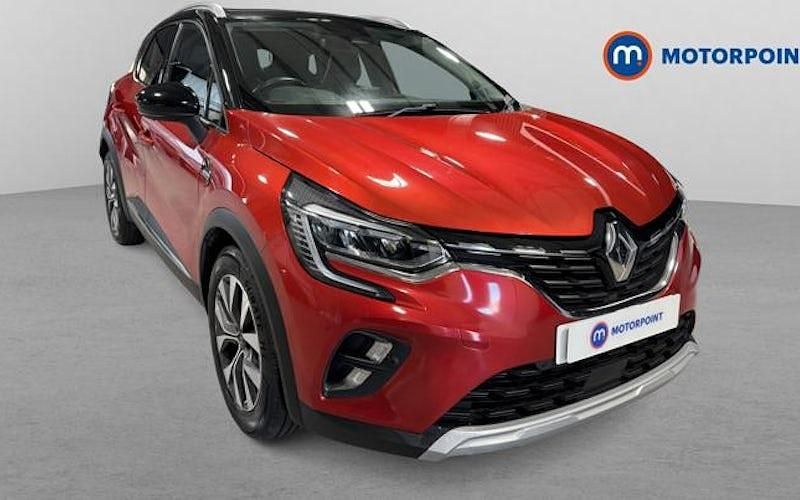 Used Renault Captur Version S 140 HP (102 kW) 2021 Red/black SUV