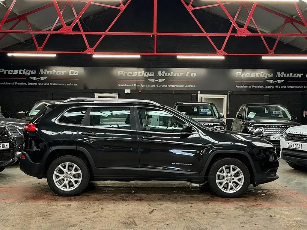Used Jeep Cherokee Longitude 140 HP (102 kW) 2014 Brilliant black crystal pearlcoat SUV