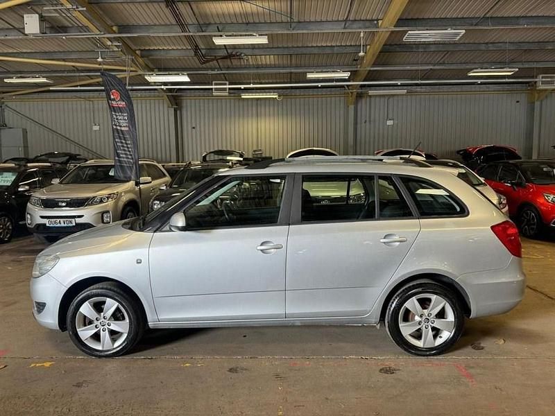 Used Skoda Fabia SE 75 HP (55 kW) 2014 Silver Estate