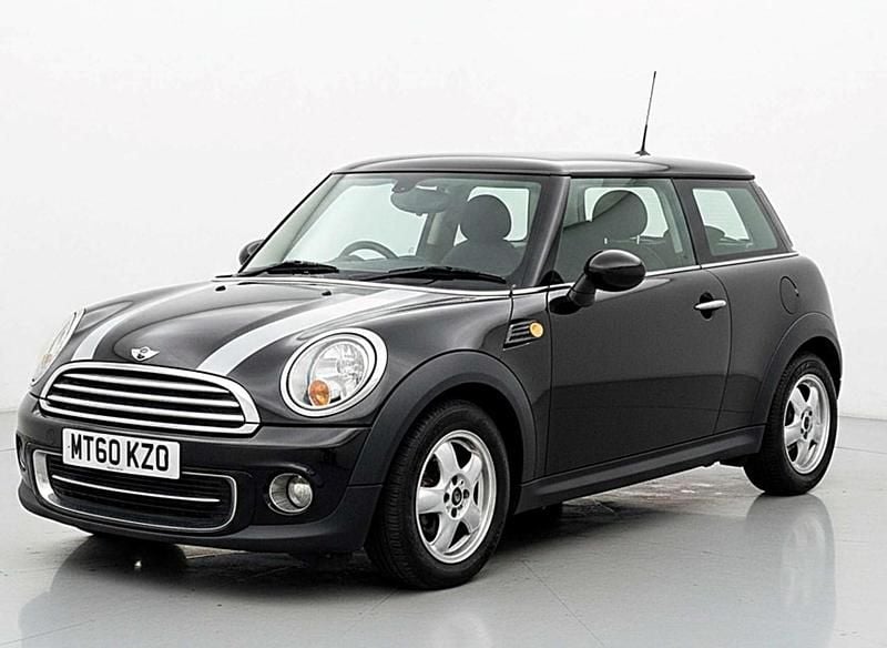 Usado Mini Cooper Hatch 2010 Negro Utilitario