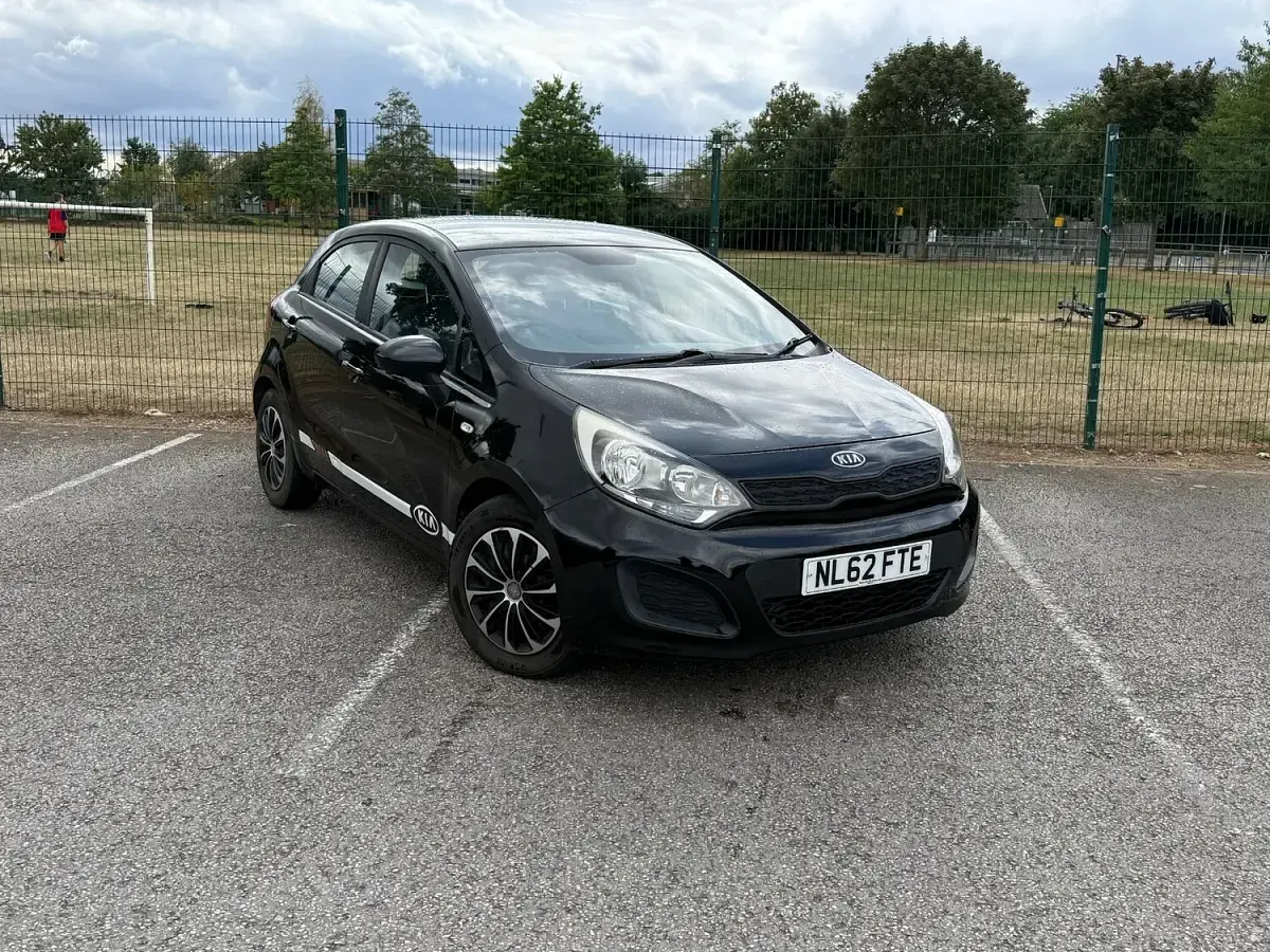 Used Kia Rio Air 75 HP (55 kW) 2013 Black Hatchback