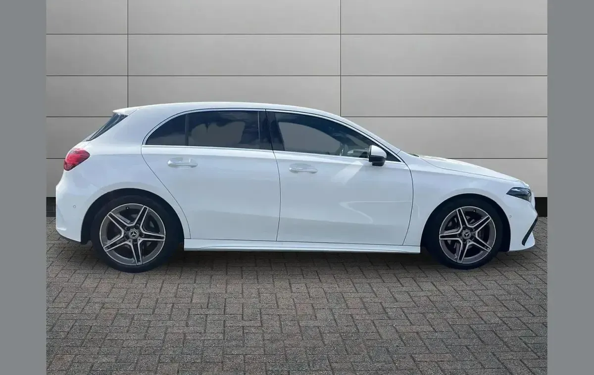 Used Mercedes A200 Executive 175 HP (128 kW) 2023 White Hatchback