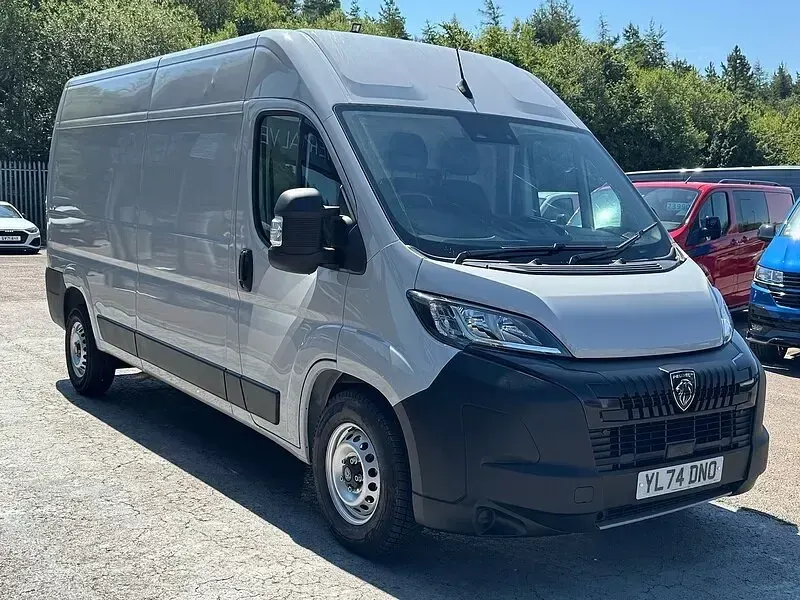 Used Peugeot Boxer 140 HP (102 kW) 2025 Grey Van