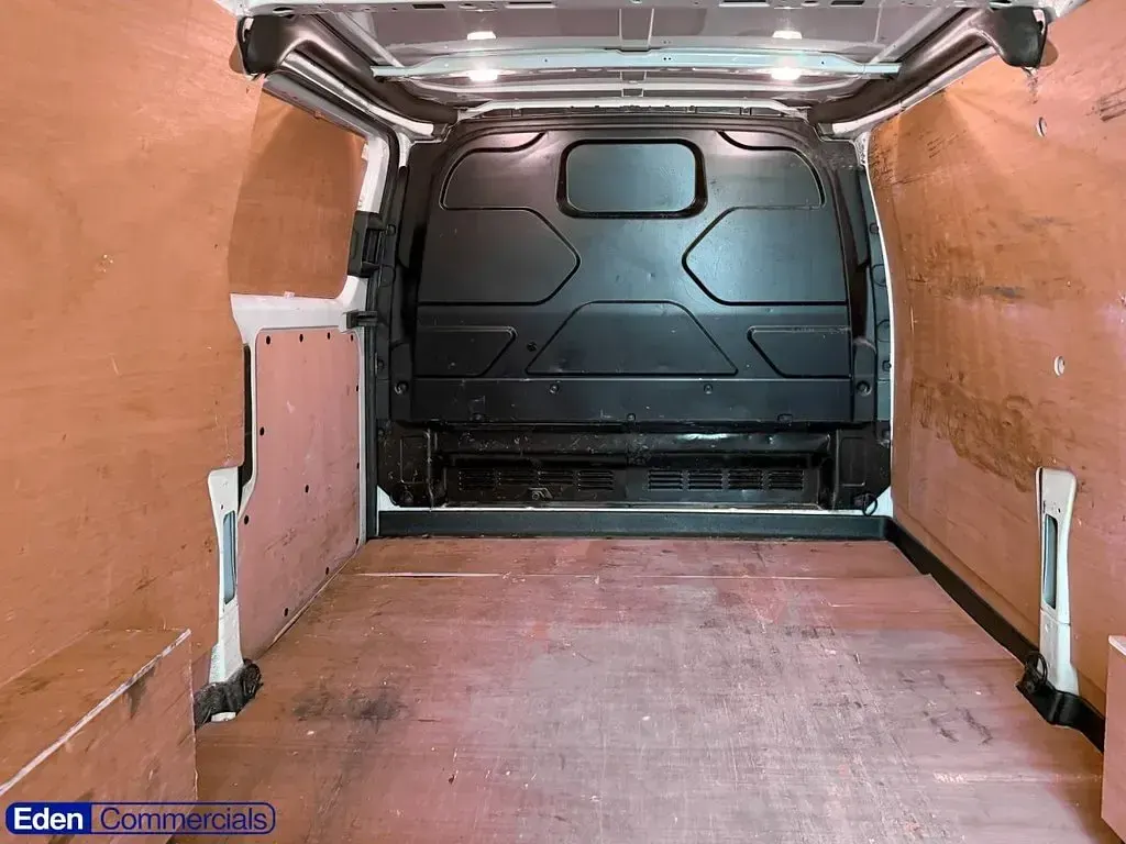 Used Ford Transit Custom Trend 105 HP (77 kW) 2019 White Van