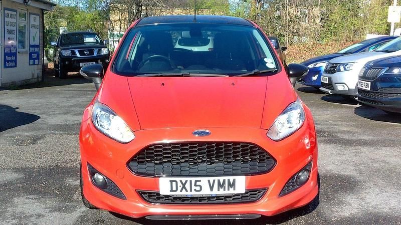 Used Ford Fiesta Zetec 140 HP (102 kW) 2015 Red Hatchback