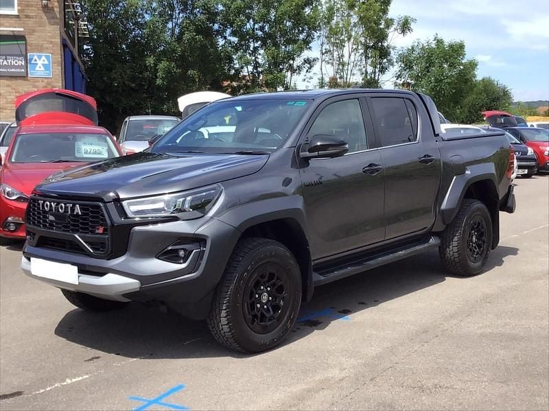 New Toyota HiLux Sport 204 HP (150 kW) 2025 Grey Pickup
