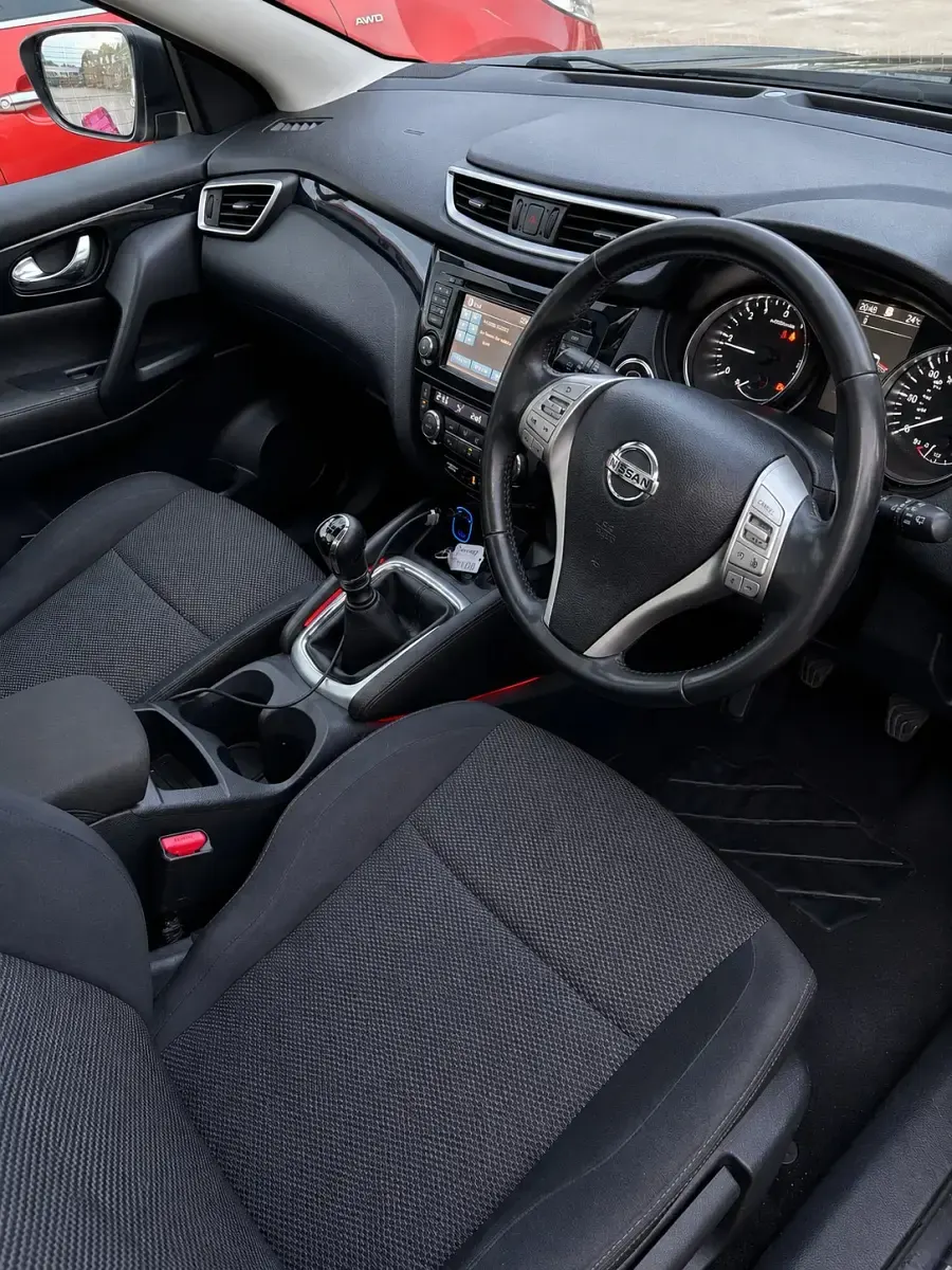 Used Nissan Qashqai N-TEC 110 HP (80 kW) 2015 Black SUV