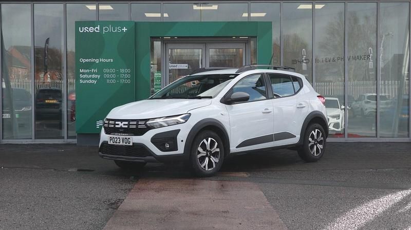 Used Dacia Sandero Journey 91 HP (66 kW) 2023 White Hatchback