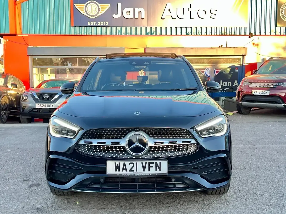 Usado Mercedes GLA180 AMG Line Premium Plus 2021 Preto SUV