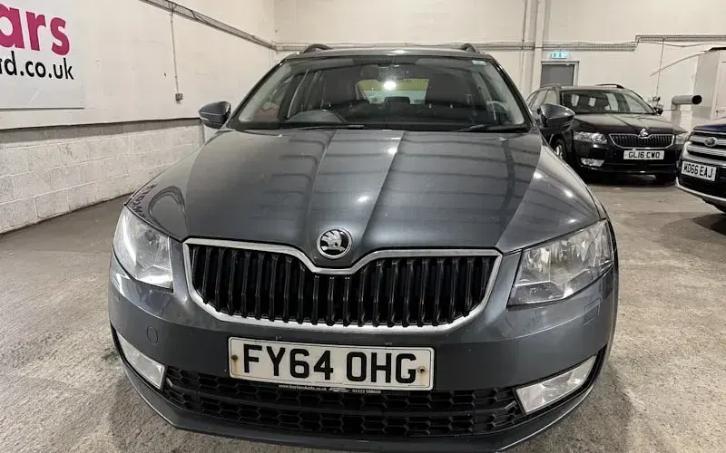 Used Skoda Octavia Elegance 140 HP (102 kW) 2014 Grey Estate