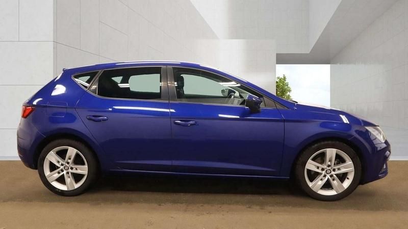 Begagnad Seat Leon FR 150 HK (110 kW) 2019 Blå Halvkombi