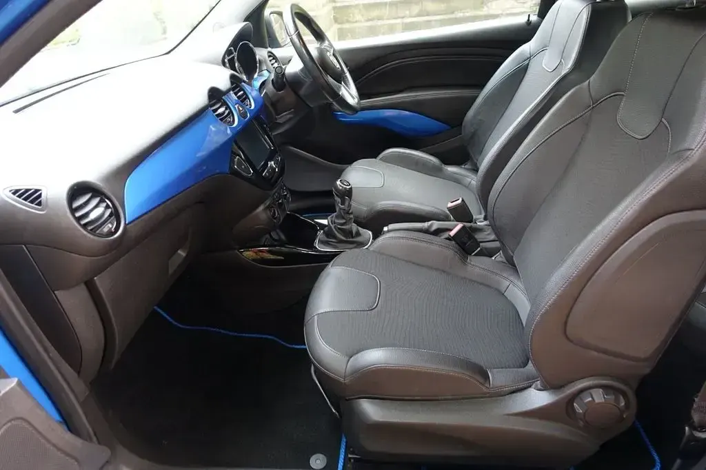 Used Vauxhall Adam S 70 HP (51 kW) 2017 Blue Hatchback