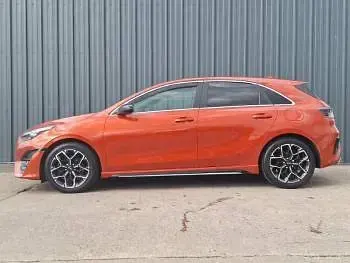 Begagnad Kia Ceed GT-Line 158 HK (116 kW) 2022 Orange Halvkombi